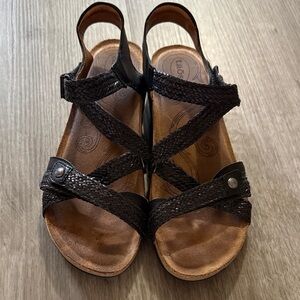 Taos Women's Black Strappy Sandals